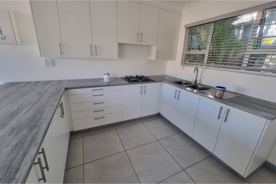 To Let 2 Bedroom Property for Rent in Cambridge Eastern Cape